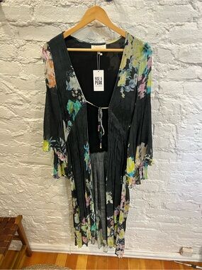 Rococo Sand Aita Cape